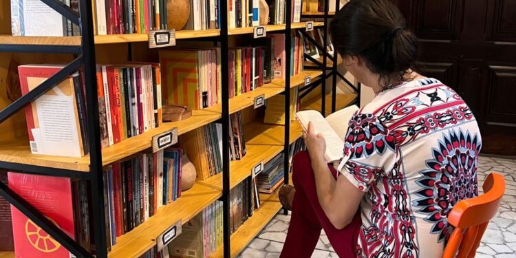 *’Casa Mundo’ em Caraguá celebra o amor com Oficina de Escrita nesta sexta-feira (23/6)*    