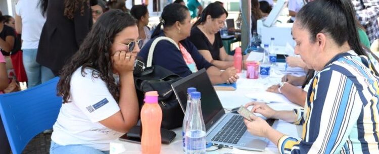 ‘Gabinete em Ação’ registra mais de 4 mil atendimentos e o Tinga será o próximo bairro a receber o serviço