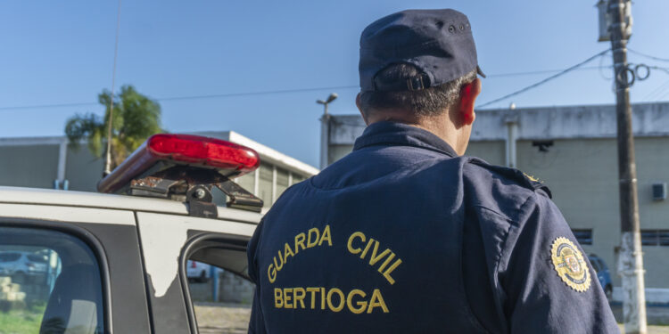 Em patrulhamento de rotina, GCM de Bertioga detém homem por furto de tênis