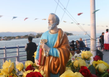 Bertioga celebra São Pedro Pescador com missas, benção dos anzóis e procissão marítima
