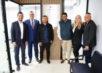 Vereadores participam de cerimônia que marca o início do atendimento de assistência jurídica gratuita