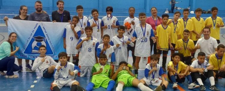 Escolas Maria Moraes e Luiz Silvar são campeãs do futsal do JEM de Caraguatatuba