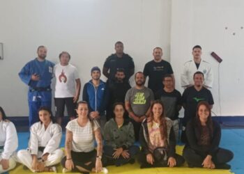 Professores da Rede Municipal realizam capacitação em lutas tradicionais