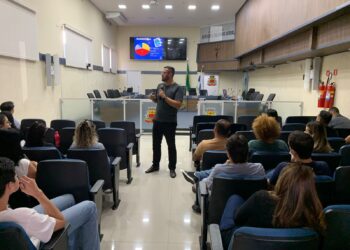 Servidores da Câmara Municipal passam por treinamento no plenário do legislativo