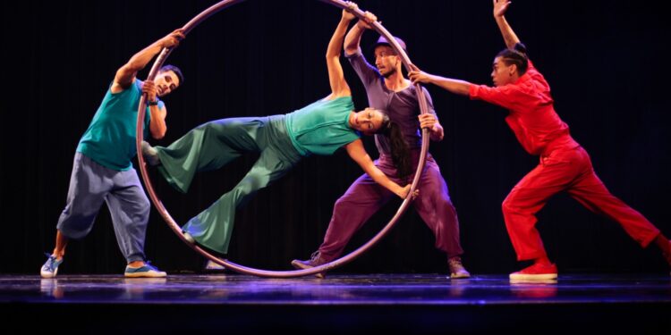 Espetáculo “Itinerantes” se apresenta em  Caraguatatuba no Teatro Municipal Mário Covas