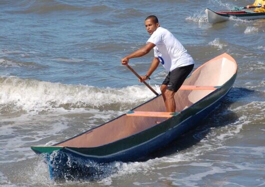 Corrida de Canoa Caiçara é atração neste final de semana dentro do Festival do Camarão