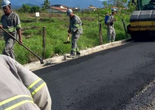 Prefeitura de Caraguatatuba segue com obras de pavimentação no Travessão