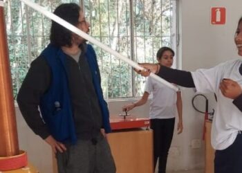 Estudantes de Caraguatatuba visitam a CIENTEC na USP