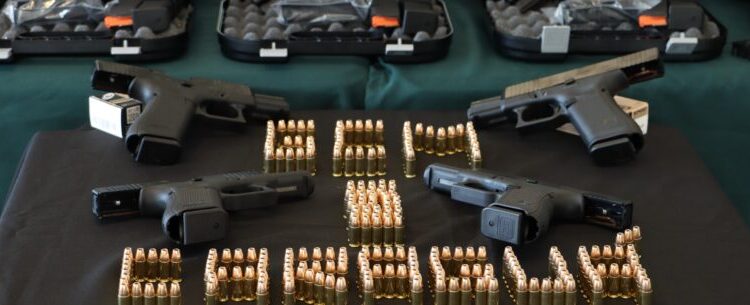 Guarda Civil Municipal recebe novo armamento para reforçar segurança em Caraguatatuba