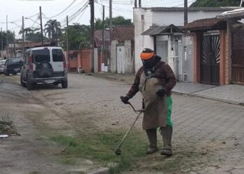Massaguaçu recebe serviços de roçada, varrição e bota-fora em diversos pontos