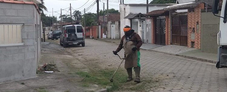 Massaguaçu recebe serviços de roçada, varrição e bota-fora em diversos pontos