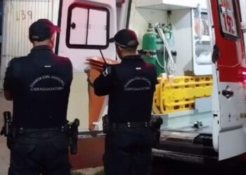 GCM de Caraguatatuba realiza atendimento de idosa em situação de abandono