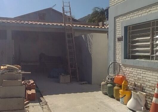 Programa ‘Obra Legal’ de Caraguatatuba embarga duas construções irregulares na Região Norte