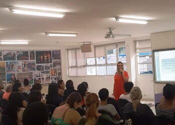 Secretaria de Educação promove Encontro Formativo para Auxiliares de Educação Infantil e Agentes de Apoio Escolar