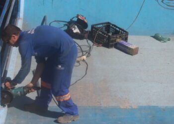 Prefeitura de Caraguatatuba faz reforma e manutenção do gradil da pista de skate no Centro