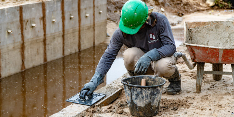 Obras contra alagamentos precedem asfalto e demais melhorias no Maitinga, em Bertioga (SP)