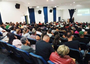 Inscritos em Festivais da Tainha e Camarão passam por curso de manipulação de alimentos