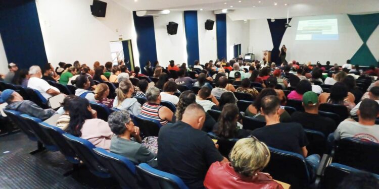 Inscritos em Festivais da Tainha e Camarão passam por curso de manipulação de alimentos