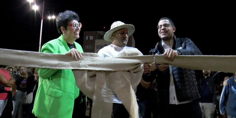 Abertura do 24º Festival do Camarão leva grande público à Praça da Cultura em Caraguá