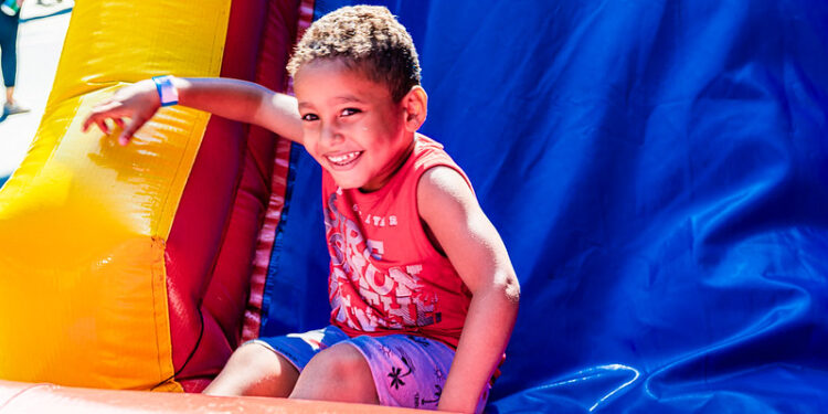 Bairro Chácaras recebe o projeto Ruas e Praças de Lazer com muitas brincadeiras no domingo (9)