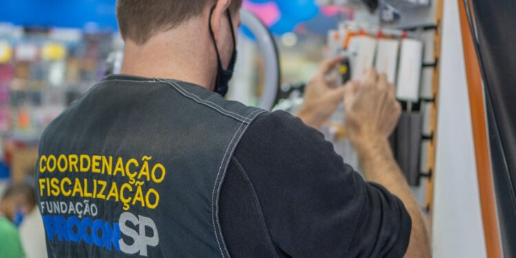 Loja de cosméticos é autuada pelo Procon-SP em Bertioga