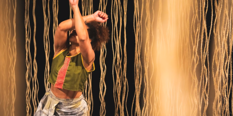 Celebrando a ancestralidade africana e indígena, espetáculo “Pèrègun: A Nativa” estreia em São Paulo