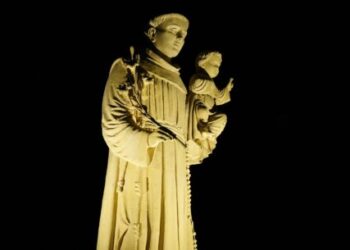 Caraguá Luz define horários de iluminação da nova imagem de Santo Antônio
