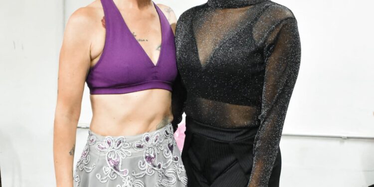 Professoras de ballet de Bertioga vencem renomado festival de dança com centenas de inscritos