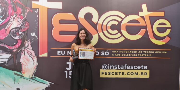 Renata Sousa, aluna de teatro da prefeitura de Bertioga vence renomado Festival de Cenas