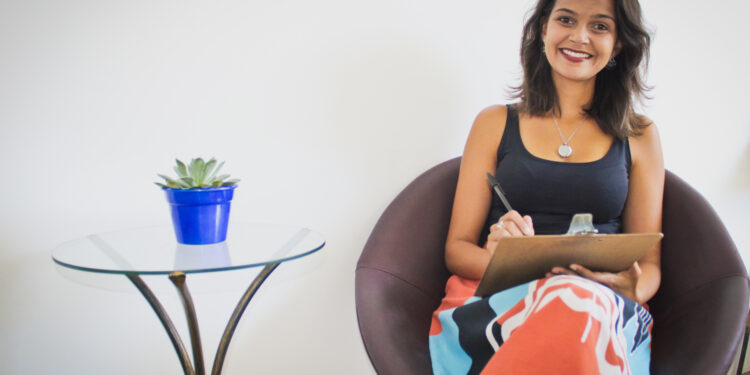 Psicóloga Juliana Xavier desenvolve método de reprogramação mental para melhorar a rotina diária