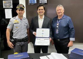 Tamoios recebe homenagem do 6º Batalhão da Polícia Militar Rodoviária pelos serviços prestados à sociedade