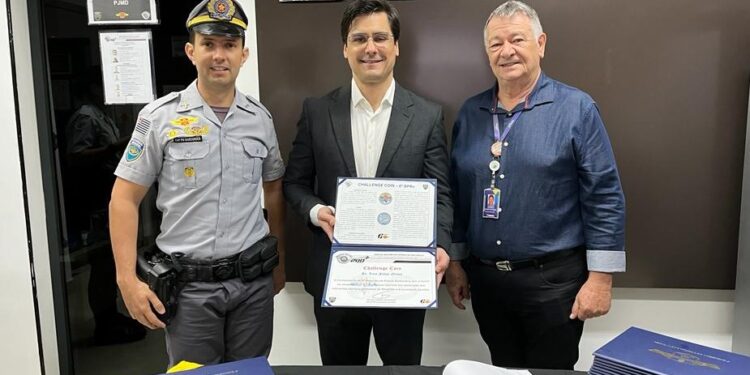 Tamoios recebe homenagem do 6º Batalhão da Polícia Militar Rodoviária pelos serviços prestados à sociedade