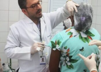 Profissionais de saúde de Caraguatatuba avaliam pacientes com possível diagnóstico de hanseníase