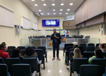 Servidores da Câmara Municipal participam de treinamento sobre proatividade no ambiente de trabalho