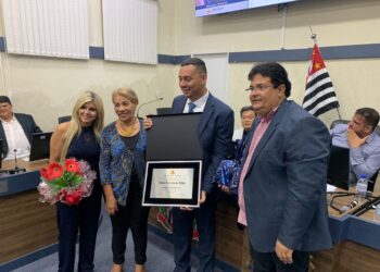 Pedro Hirochi Toyota e Fabio Ferreira da Silva recebem título de Cidadãos Caraguatatubenses