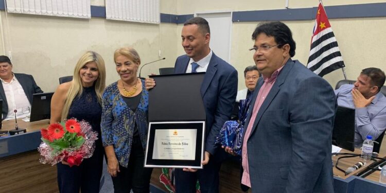 Pedro Hirochi Toyota e Fabio Ferreira da Silva recebem título de Cidadãos Caraguatatubenses