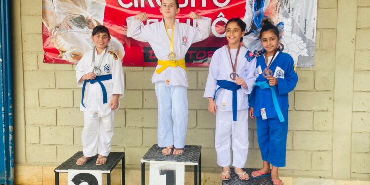 Bertioga conquista 13 medalhas na terceira etapa do Circuito do Litoral de Judô