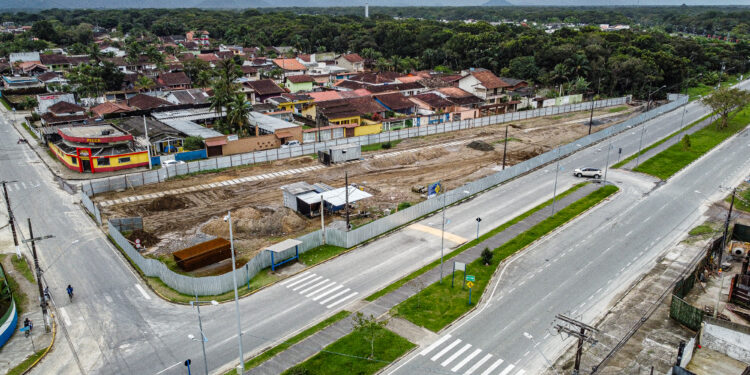 Obras da Praça Anchieta avançam em ritmo acelerado no Vista Linda, em Bertioga (SP)