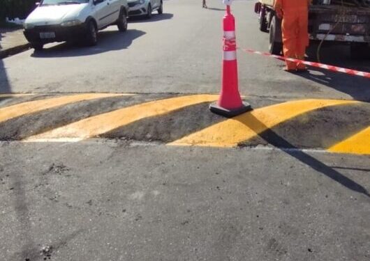 Prefeitura de Caraguatatuba executa sinalização viária no Massaguaçu e Morro do Algodão