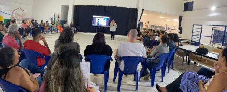 Mais de 50 servidores de escola do Porto Novo recebem noções de ética no serviço público