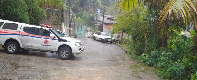 Defesa Civil de Caraguatatuba faz vistoria e orientação nas áreas de risco do município