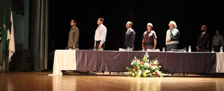 Policiais militares do 20º BPM/I são condecorados pelo Dia do Soldado em Caraguatatuba