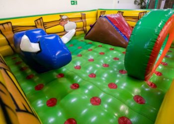 Uma aventura rural em Caraguá: Serramar Shopping recebe atração infantil Kinder Farm