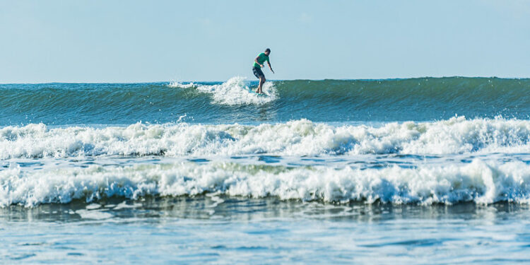 Etapa de estreia do Circuito Bertioguense de Surf acontece neste final de semana