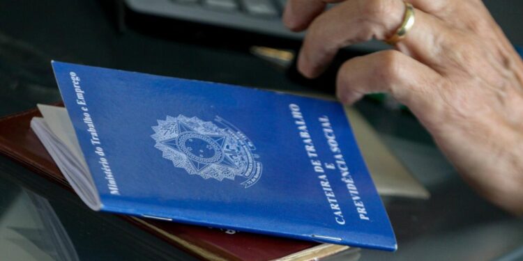 Confira as vagas de emprego disponíveis nos PATs da região do Vale do Paraíba