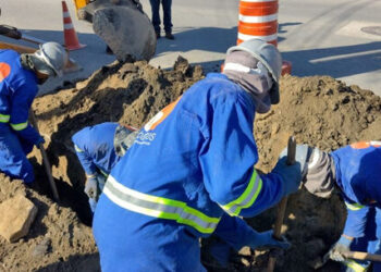 Obras de esgoto vão beneficiar mais de 70 ruas da Martim de Sá, Golfinhos, Jaraguazinho e Cidade Jardim