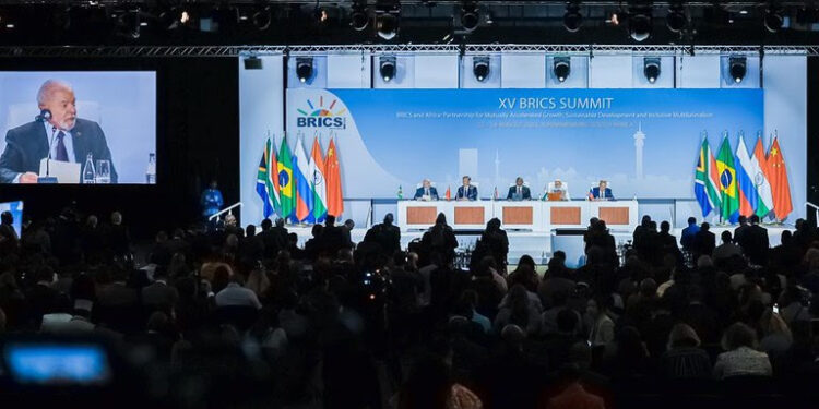 Em declaração conjunta, líderes do BRICS anunciam a entrada de seis novos países