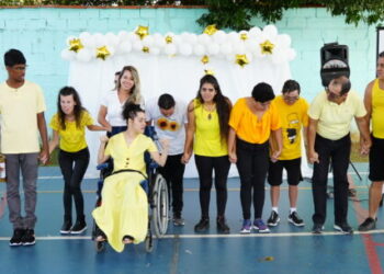 Usuários da APAE se apresentam em escolas estaduais e no IFSP de Caraguatatuba na programação do “Setembro Verde”