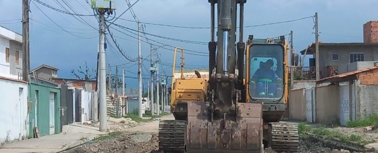 Prefeitura de Caraguatatuba investe em pavimentação e drenagem no Golfinhos
