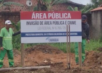 Prefeitura de Caraguatatuba impede invasão de área pública no Massaguaçu